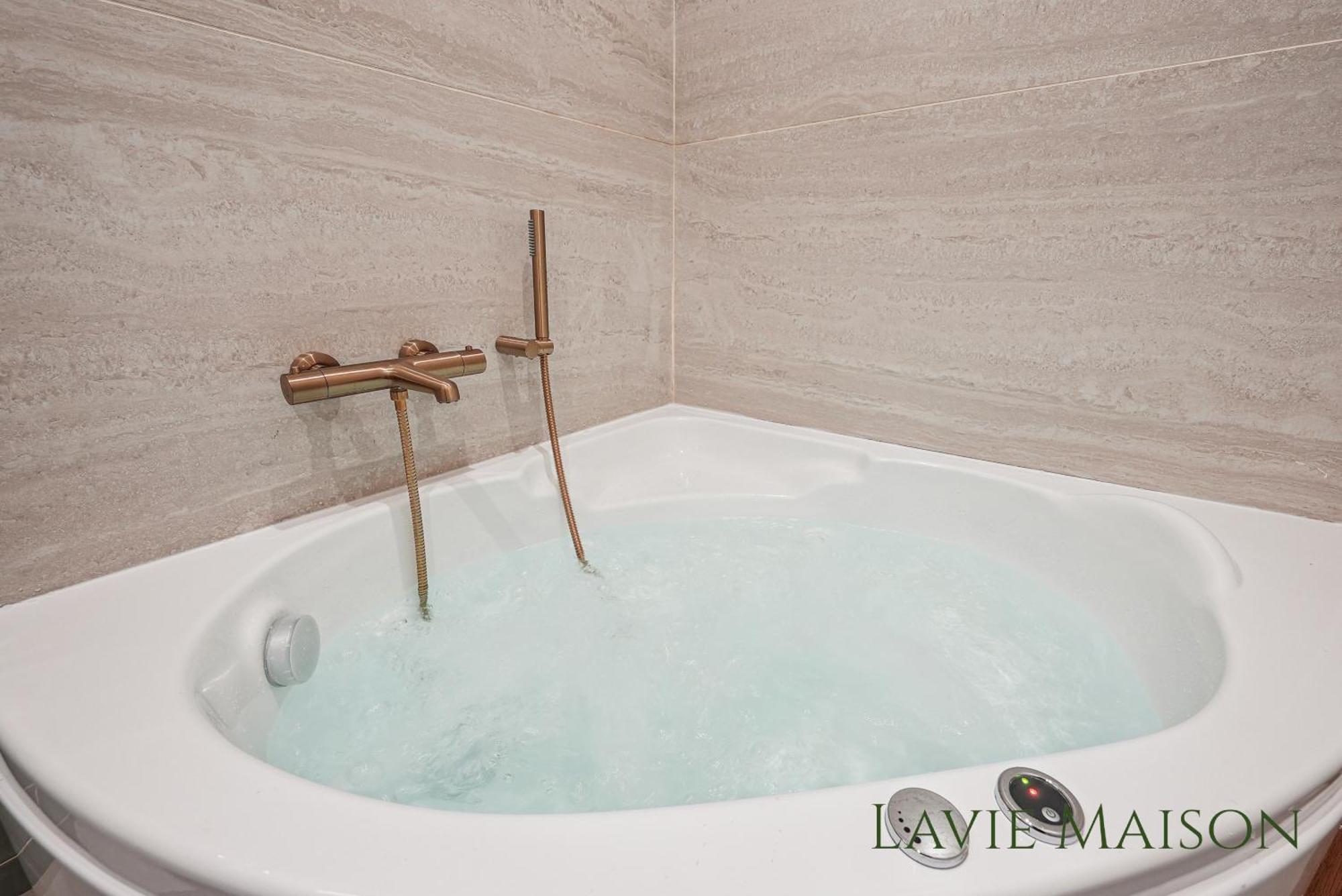 Lavie Maison Central & Hot Tub Бордо Экстерьер фото