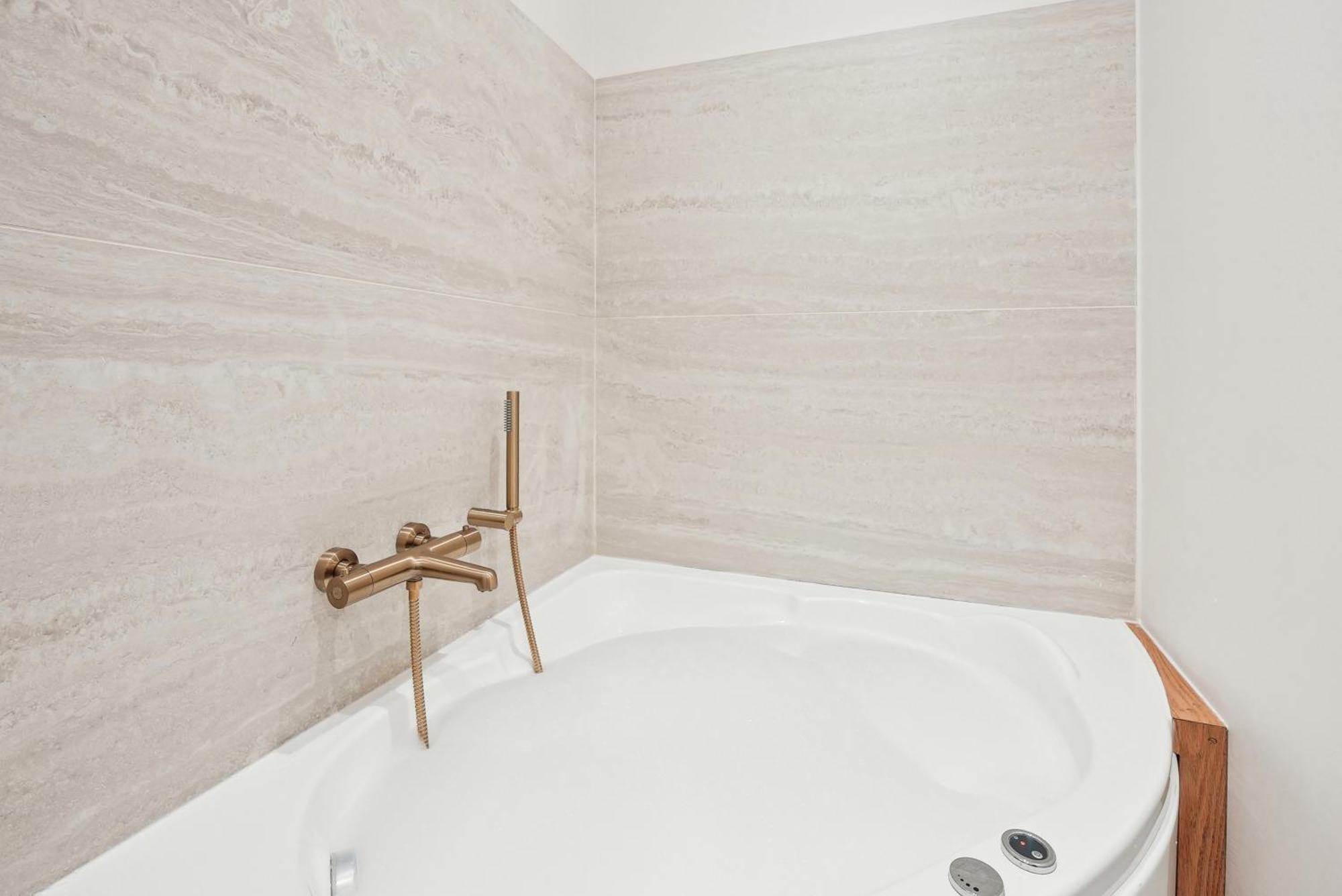 Lavie Maison Central & Hot Tub Бордо Экстерьер фото